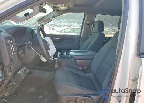 2022 Chevrolet Silverado K1500 Custom z USA, uszkodzony, nr VIN 3GCPDBEK7NG536391